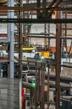 Reportage au cœur de l'industrie de la construction de bâtiments métalliques et des chantiers par Jean-Luc Renouil Photographe et pilote de drone en Dordogne.