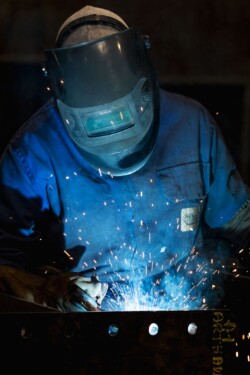 Reportage au cœur de l'industrie de la construction de bâtiments métalliques et des chantiers par Jean-Luc Renouil Photographe et pilote de drone en Dordogne.