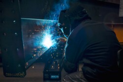 Reportage au cœur de l'industrie de la construction de bâtiments métalliques et des chantiers par Jean-Luc Renouil Photographe et pilote de drone en Dordogne.