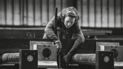 Reportage au cœur de l'industrie de la construction de bâtiments métalliques et des chantiers par Jean-Luc Renouil Photographe et pilote de drone en Dordogne.