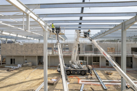 Photographie du chantier Liebherr pour Giraud-Serin Constructions métalliques par Jean-Luc Renouil photographe et pilote de drone