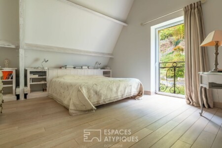 Superbe maison en pierre photographiée par Jean-Luc Renouil, photographe et pilote de drone.