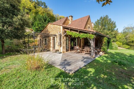 Superbe maison en pierre photographiée par Jean-Luc Renouil, photographe et pilote de drone.