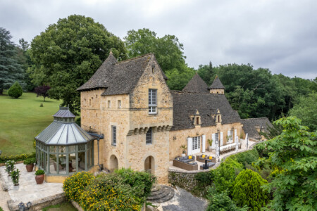 Château La Carrière à Saint-Cyprien photographié par Jean-Luc Renouil photographe et pilote de drone en Dordogne