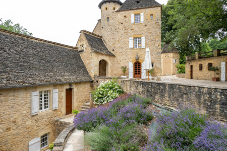Château La Carrière à Saint-Cyprien photographié par Jean-Luc Renouil photographe et pilote de drone en Dordogne