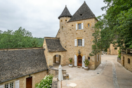 Château La Carrière à Saint-Cyprien photographié par Jean-Luc Renouil photographe et pilote de drone en Dordogne