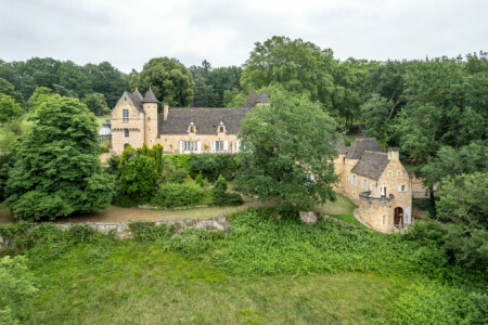 Château La Carrière à Saint-Cyprien photographié par Jean-Luc Renouil photographe et pilote de drone en Dordogne