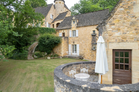 Château La Carrière à Saint-Cyprien photographié par Jean-Luc Renouil photographe et pilote de drone en Dordogne