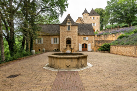 Château La Carrière à Saint-Cyprien photographié par Jean-Luc Renouil photographe et pilote de drone en Dordogne