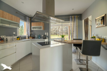 Maison contemporaine photographiée par Jean-Luc Renouil photographe immobilier et pilote de drone en Dordogne