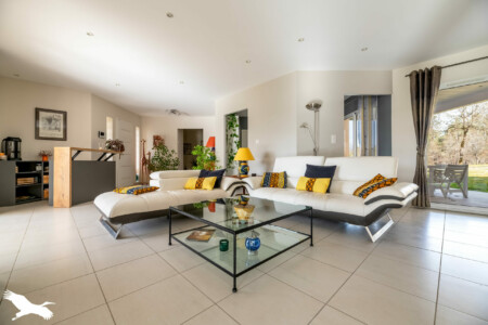 Maison contemporaine photographiée par Jean-Luc Renouil photographe immobilier et pilote de drone en Dordogne