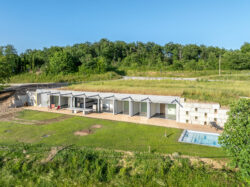 Villa moderne à Saint-Astier photographiée par Jean-Luc Renouil photographe immobilier et pilote de drone en Dordogne