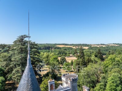 Château Puymoger à Nontron photographié par Jean-Luc Renouil, photographe immobilier et pilote de drone en Dordogne