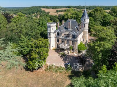 Château Puymoger à Nontron photographié par Jean-Luc Renouil, photographe immobilier et pilote de drone en Dordogne