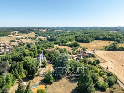 Château Puymoger à Nontron photographié par Jean-Luc Renouil, photographe immobilier et pilote de drone en Dordogne