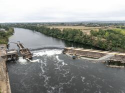 Chantier au niveau du barrage hydroélectrique de Bergerac photographié par Jean-Luc Renouil, photographe et pilote de drone en Dordogne.