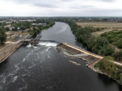 Chantier au niveau du barrage hydroélectrique de Bergerac photographié par Jean-Luc Renouil, photographe et pilote de drone en Dordogne.