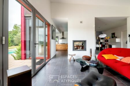 Villa en bois sur Grand Brassac photographiée par Jean-Luc Renouil, photographe immobilier et pilote de drone en Dordogne.