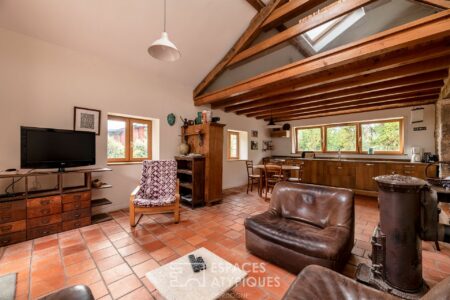 Villa en bois sur Grand Brassac photographiée par Jean-Luc Renouil, photographe immobilier et pilote de drone en Dordogne.