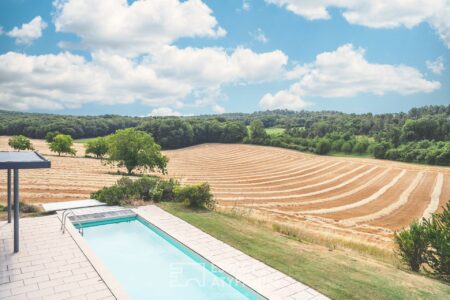 Villa en bois sur Grand Brassac photographiée par Jean-Luc Renouil, photographe immobilier et pilote de drone en Dordogne.