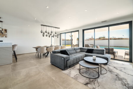 Maison neuve sur Bergerac photographiée par Jean-Luc Renouil, photographe immobilier et pilote de drone en Dordogne.