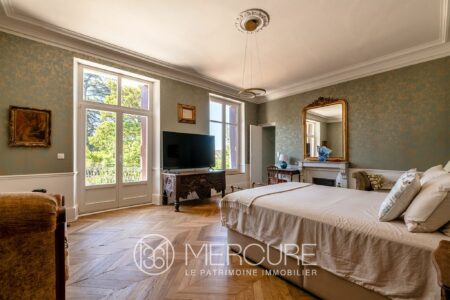 Château Puymoger à Nontron photographié par Jean-Luc Renouil, photographe immobilier et pilote de drone en Dordogne