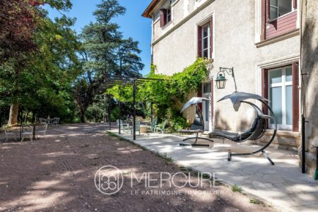 Château Puymoger à Nontron photographié par Jean-Luc Renouil, photographe immobilier et pilote de drone en Dordogne