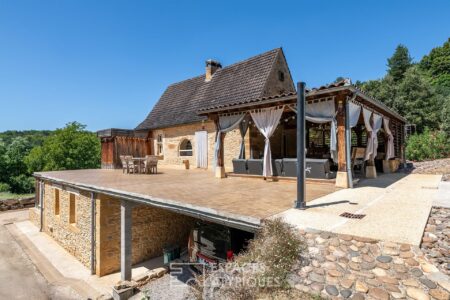 Maison en pierre photographiée par Jean-Luc Renouil, photographe immobilier et pilote de drone en Dordogne.