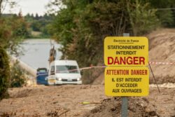 Chantier au niveau du barrage hydroélectrique de Bergerac photographié par Jean-Luc Renouil, photographe et pilote de drone en Dordogne.