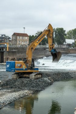Chantier au niveau du barrage hydroélectrique de Bergerac photographié par Jean-Luc Renouil, photographe et pilote de drone en Dordogne.