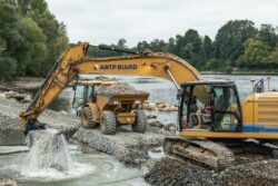 Chantier au niveau du barrage hydroélectrique de Bergerac photographié par Jean-Luc Renouil, photographe et pilote de drone en Dordogne.