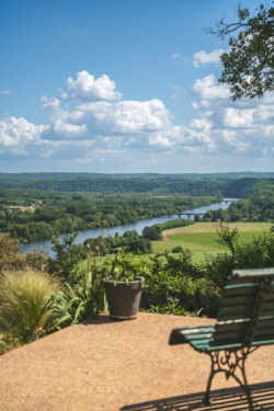 Superbe périgourdine rénovée avec vue panoramique photographiée par Jean-Luc Renouil, photographe et pilote de drone en Dordogne.