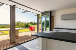 Villa moderne à Saint-Astier photographiée par Jean-Luc Renouil photographe immobilier et pilote de drone en Dordogne