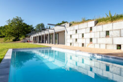 Villa moderne à Saint-Astier photographiée par Jean-Luc Renouil photographe immobilier et pilote de drone en Dordogne