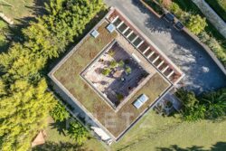 Maison d'architecte sur Sarlat photographiée par Jean-Luc Renouil, photographe immobilier et pilote de drone en Dordogne.