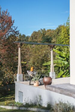 Maison d'architecte sur Sarlat photographiée par Jean-Luc Renouil, photographe immobilier et pilote de drone en Dordogne.
