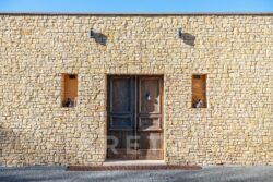 Maison d'architecte sur Sarlat photographiée par Jean-Luc Renouil, photographe immobilier et pilote de drone en Dordogne.