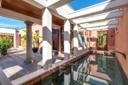 Maison d'architecte sur Sarlat photographiée par Jean-Luc Renouil, photographe immobilier et pilote de drone en Dordogne.