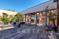 Maison d'architecte sur Sarlat photographiée par Jean-Luc Renouil, photographe immobilier et pilote de drone en Dordogne.