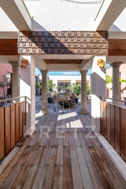 Maison d'architecte sur Sarlat photographiée par Jean-Luc Renouil, photographe immobilier et pilote de drone en Dordogne.