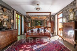 Maison d'architecte sur Sarlat photographiée par Jean-Luc Renouil, photographe immobilier et pilote de drone en Dordogne.