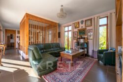 Maison d'architecte sur Sarlat photographiée par Jean-Luc Renouil, photographe immobilier et pilote de drone en Dordogne.