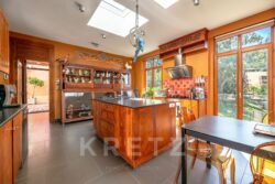 Maison d'architecte sur Sarlat photographiée par Jean-Luc Renouil, photographe immobilier et pilote de drone en Dordogne.