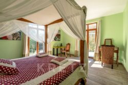 Maison d'architecte sur Sarlat photographiée par Jean-Luc Renouil, photographe immobilier et pilote de drone en Dordogne.