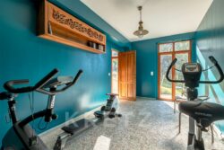 Maison d'architecte sur Sarlat photographiée par Jean-Luc Renouil, photographe immobilier et pilote de drone en Dordogne.