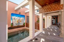 Maison d'architecte sur Sarlat photographiée par Jean-Luc Renouil, photographe immobilier et pilote de drone en Dordogne.