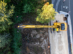 Reportage sur le chantier de réfection des talus de la D709 par NGE - ABTP BIARD - Reportage photographique de Jean-Luc Renouil photographe et pilote de drone en Dordogne.