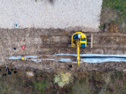 Reportage sur le chantier de réfection des talus de la D709 par NGE - ABTP BIARD - Reportage photographique de Jean-Luc Renouil photographe et pilote de drone en Dordogne.