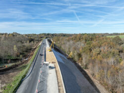 Reportage sur le chantier de réfection des talus de la D709 par NGE - ABTP BIARD - Reportage photographique de Jean-Luc Renouil photographe et pilote de drone en Dordogne.