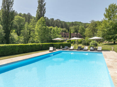Grand domaine à Mauzens et Miremont photographié par Jean-Luc Renouil, photographe immobilier et pilote de drone en Dordogne.
